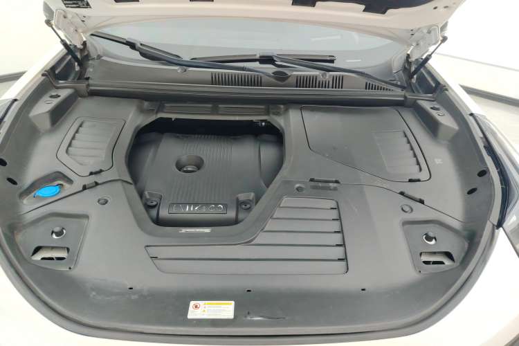 Used Lynk & Co 05 2020 2.0TD Four-Wheel Drive HypeHalo Engine Bay