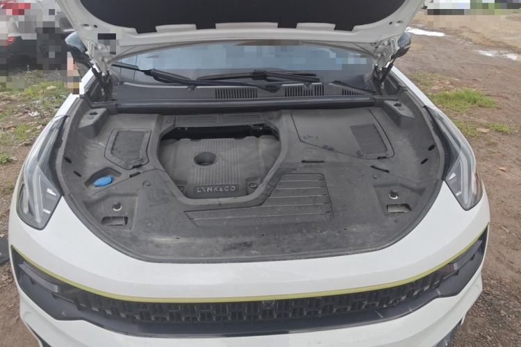 Used Lynk & Co 05 2020 2.0TD Two-Wheel Drive Shine Halo Engine Bay