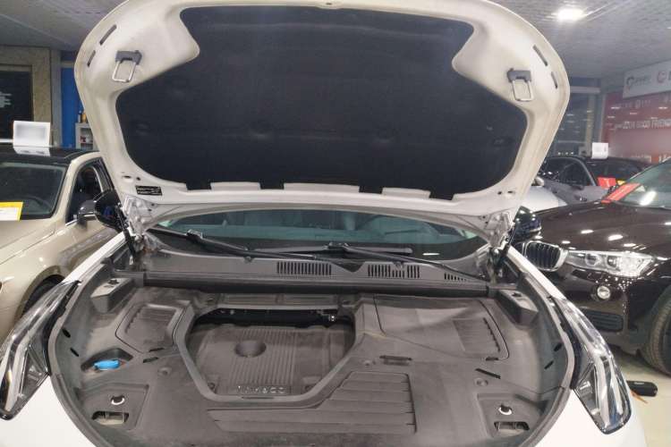 Used Lynk & Co 05 2020 2.0TD Two-Wheel Drive Shine Halo Engine Bay