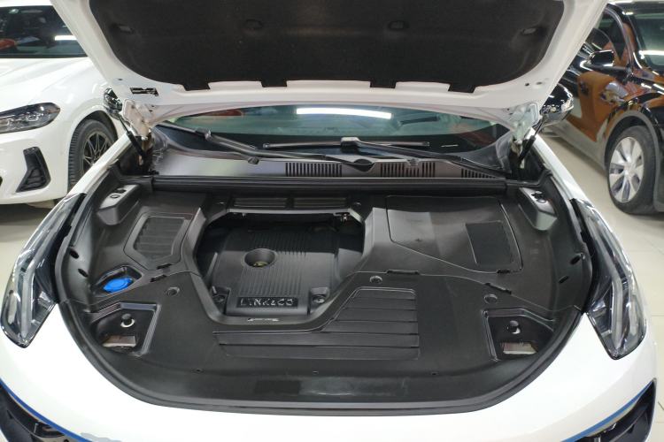 Used Lynk & Co 05 2020 2.0TD Two-Wheel Drive Shine Halo Engine Bay