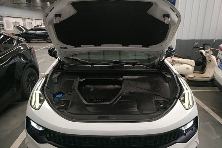 Used Lynk & Co 05 2020 2.0TD Four-Wheel Drive HypeHalo Engine Bay