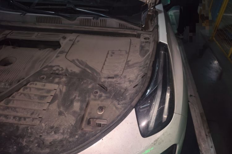 Used Lynk & Co 05 2020 2.0TD Four-Wheel Drive HypeHalo Engine Bay Left