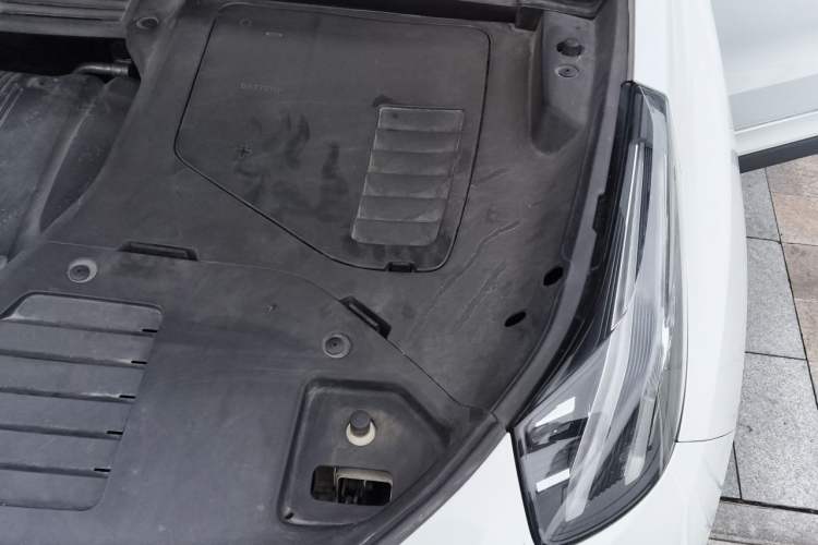 Used Lynk & Co 05 2020 2.0TD Two-Wheel Drive Zhaoyang Plus Engine Bay Left