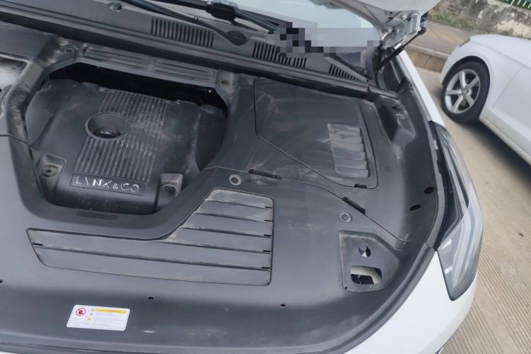 Used Lynk & Co 05 2020 2.0TD Two-Wheel Drive Shine Halo Engine Bay Left