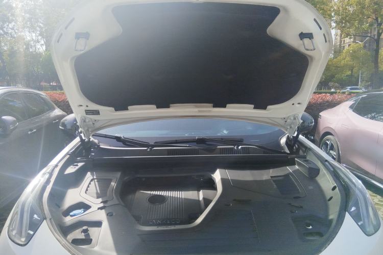 Used Lynk & Co 05 2020 2.0TD Four-Wheel Drive HypeHalo Engine Bay