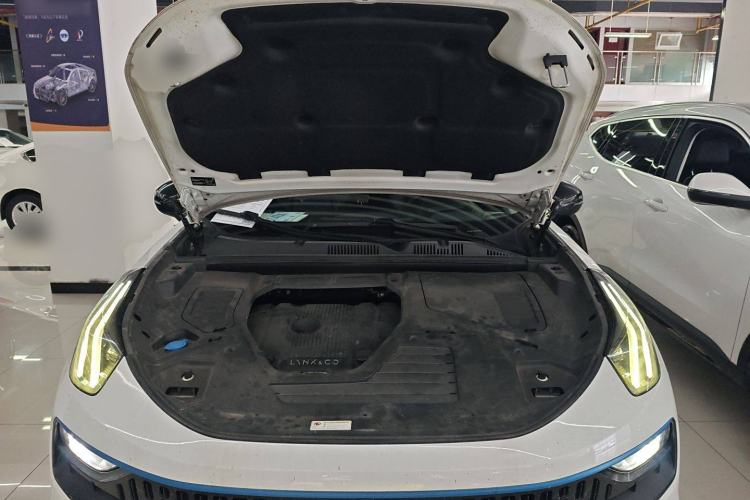 Used Lynk & Co 05 2020 2.0TD Two-Wheel Drive Shine Halo Engine Bay