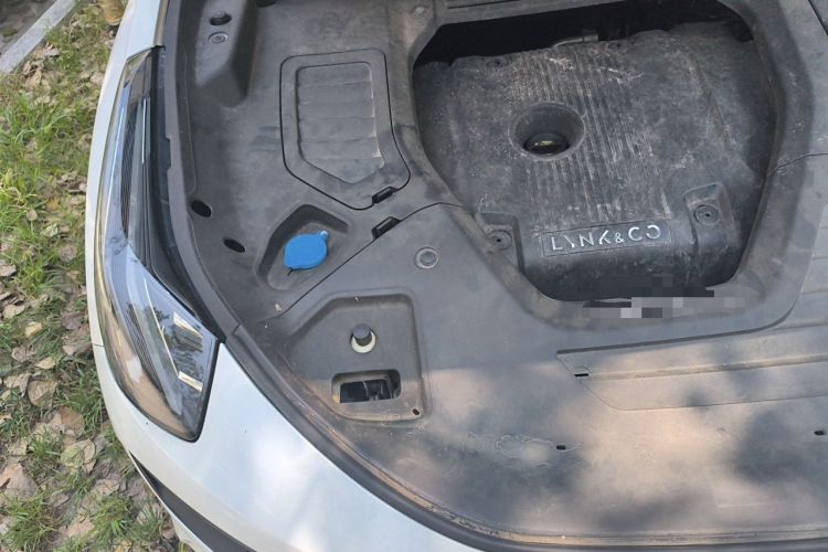 Used Lynk & Co 05 2020 2.0TD Four-Wheel Drive HypeHalo Engine Bay Right