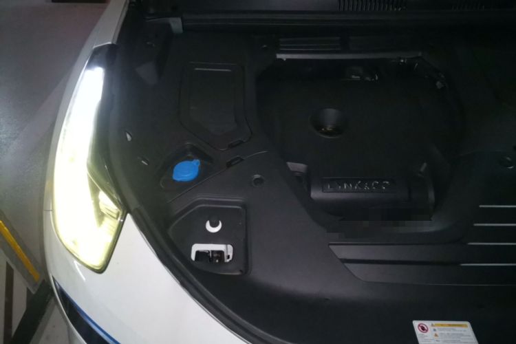 Used Lynk & Co 05 2020 2.0TD Two-Wheel Drive Shine Halo Engine Bay Right