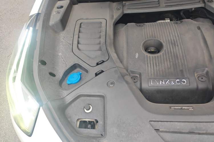 Used Lynk & Co 05 2020 2.0TD Two-Wheel Drive Shine Halo Engine Bay Right