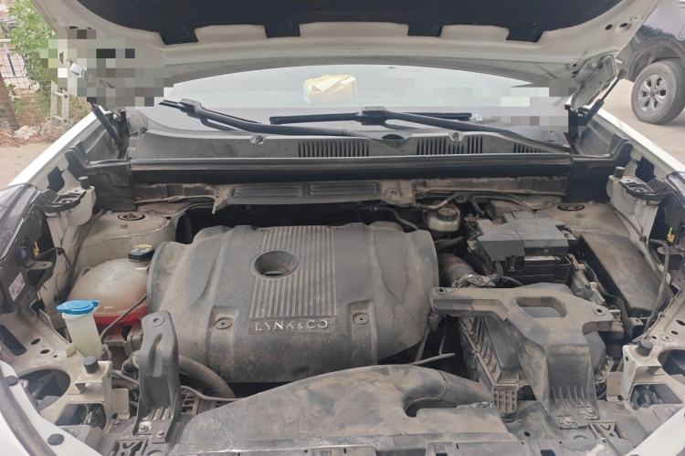 Used Lynk & Co 05 2020 2.0TD Four-Wheel Drive HypeHalo Engine Bay