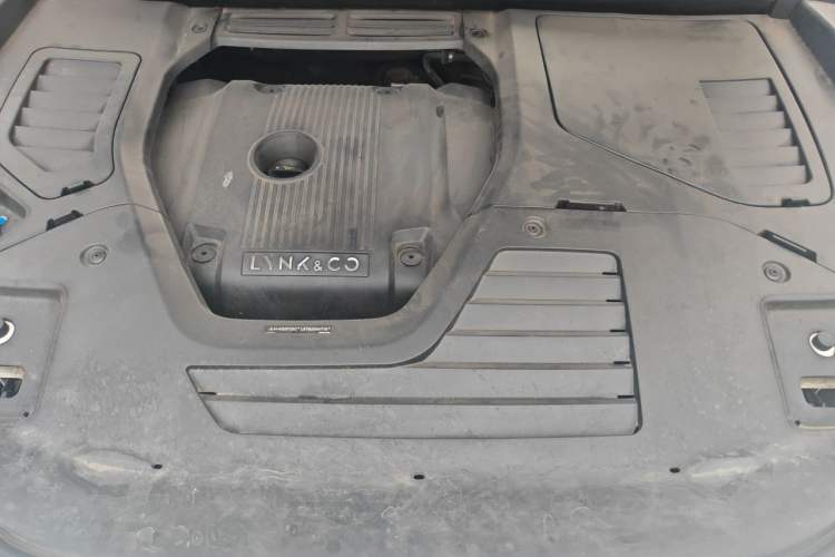 Used Lynk & Co 05 2020 2.0TD Two-Wheel Drive Shine Halo Engine Bay