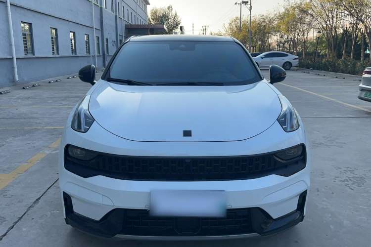 Used Lynk & Co 05 2020 2.0TD Four-Wheel Drive HypeHalo Exterior 1