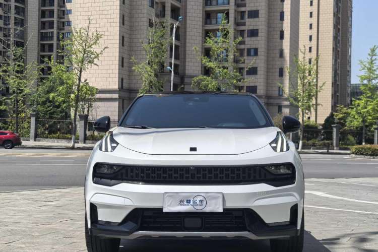 Used Lynk & Co 05 2020 2.0TD Four-Wheel Drive HypeHalo Exterior 1