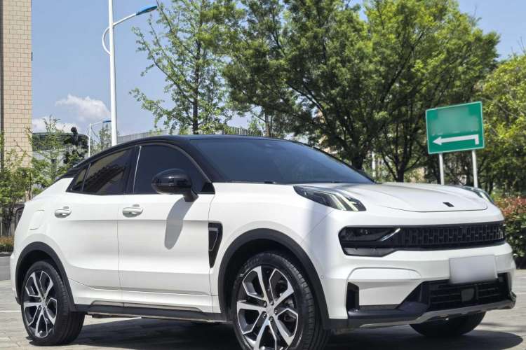 Used Lynk & Co 05 2020 2.0TD Four-Wheel Drive HypeHalo Exterior 2