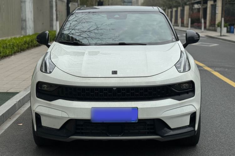 Used Lynk & Co 05 2020 2.0TD Four-Wheel Drive HypeHalo Exterior 2
