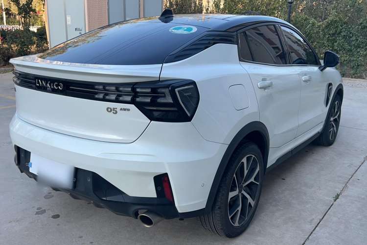 Used Lynk & Co 05 2020 2.0TD Four-Wheel Drive HypeHalo Exterior 3