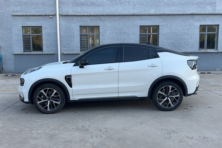 Used Lynk & Co 05 2020 2.0TD Four-Wheel Drive HypeHalo Exterior 5