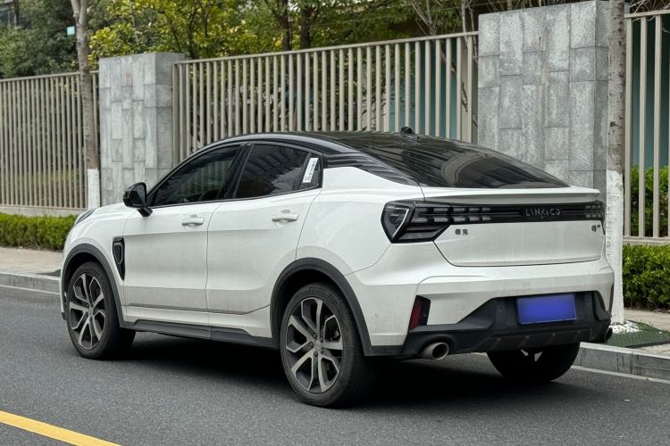 Used Lynk & Co 05 2020 2.0TD Four-Wheel Drive HypeHalo Exterior 5
