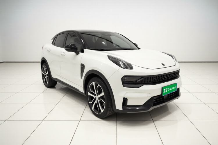 Used Lynk & Co 05 2020 2.0TD Four-Wheel Drive HypeHalo Front Right 45 Deg