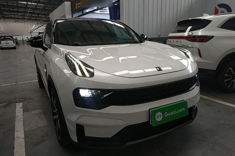 Used Lynk & Co 05 2020 2.0TD Four-Wheel Drive HypeHalo Front Right 45 Deg