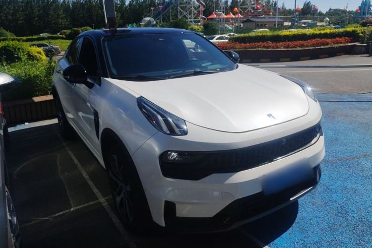 Used Lynk & Co 05 2020 2.0TD Four-Wheel Drive HypeHalo Front Right 45 Deg