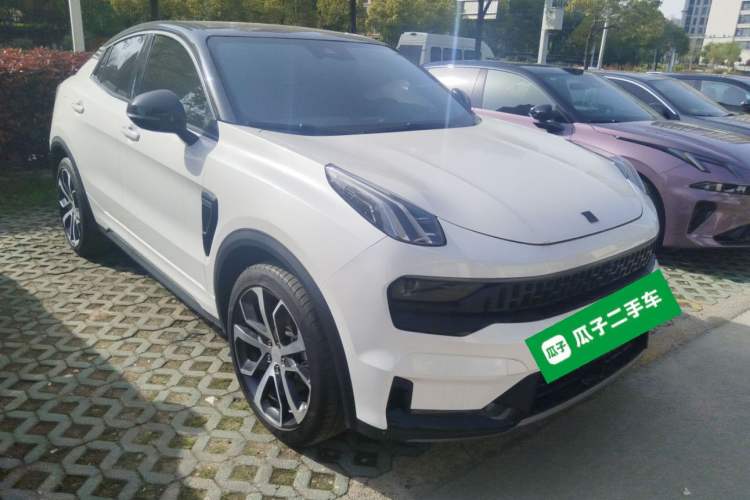 Used Lynk & Co 05 2020 2.0TD Four-Wheel Drive HypeHalo Front Right 45 Deg