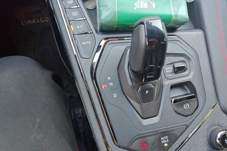 Used Lynk & Co 05 2020 2.0TD Four-Wheel Drive HypeHalo Gear Lever