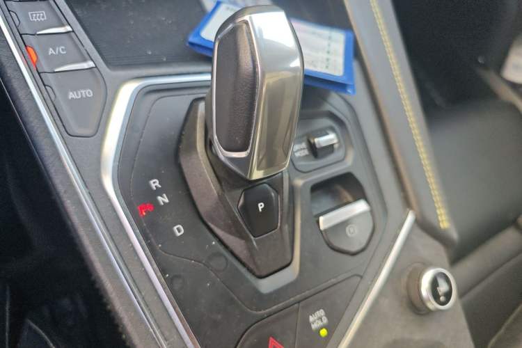 Used Lynk & Co 05 2020 2.0TD Two-Wheel Drive Zhaoyang Plus Gear Lever