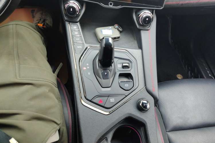 Used Lynk & Co 05 2020 2.0TD Four-Wheel Drive HypeHalo Gear Lever