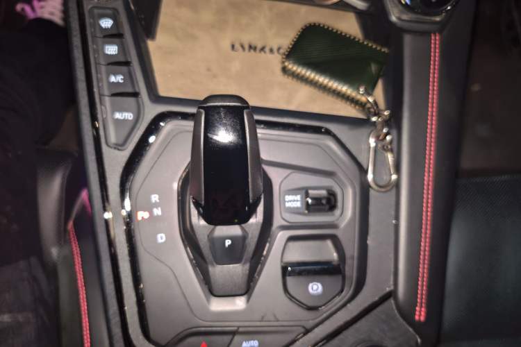 Used Lynk & Co 05 2020 2.0TD Four-Wheel Drive HypeHalo Gear Lever