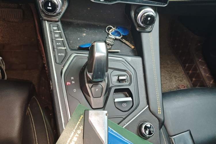 Used Lynk & Co 05 2020 2.0TD Two-Wheel Drive Zhaoyang Plus Gear Lever