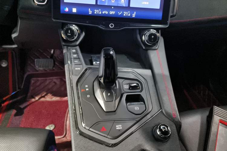 Used Lynk & Co 05 2020 2.0TD Four-Wheel Drive HypeHalo Gear Lever