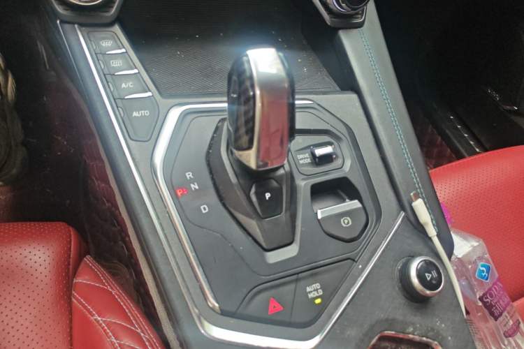 Used Lynk & Co 05 2020 2.0TD Two-Wheel Drive Shine Halo Gear Lever