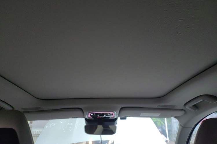 Used Lynk & Co 05 2020 2.0TD Two-Wheel Drive Shine Halo Headliner