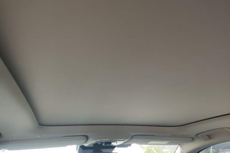 Used Lynk & Co 05 2020 2.0TD Two-Wheel Drive Shine Halo Headliner