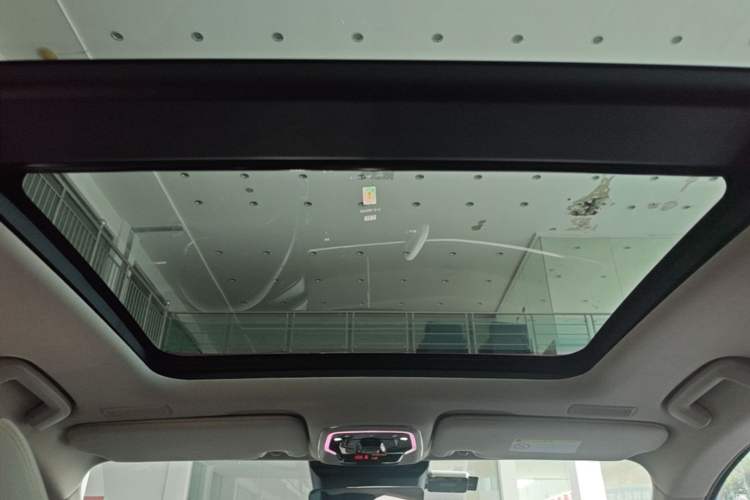 Used Lynk & Co 05 2020 2.0TD Two-Wheel Drive Shine Halo Headliner