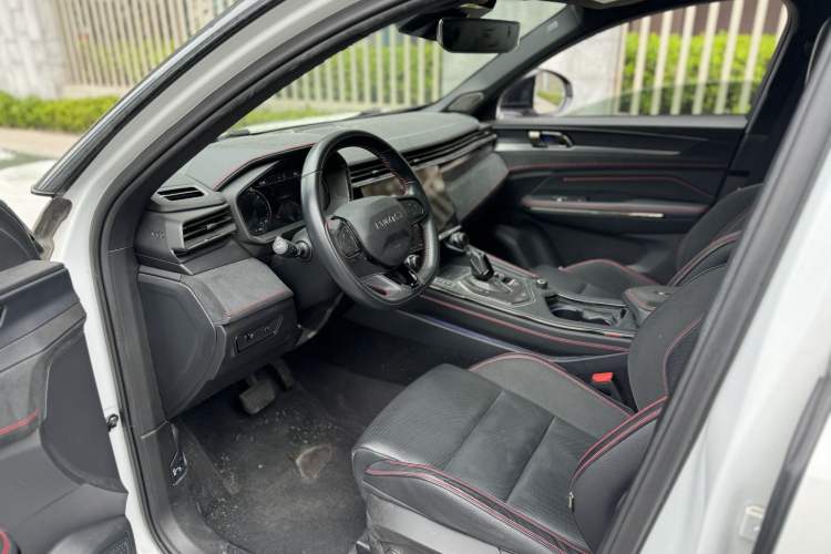 Used Lynk & Co 05 2020 2.0TD Four-Wheel Drive HypeHalo Interior 1