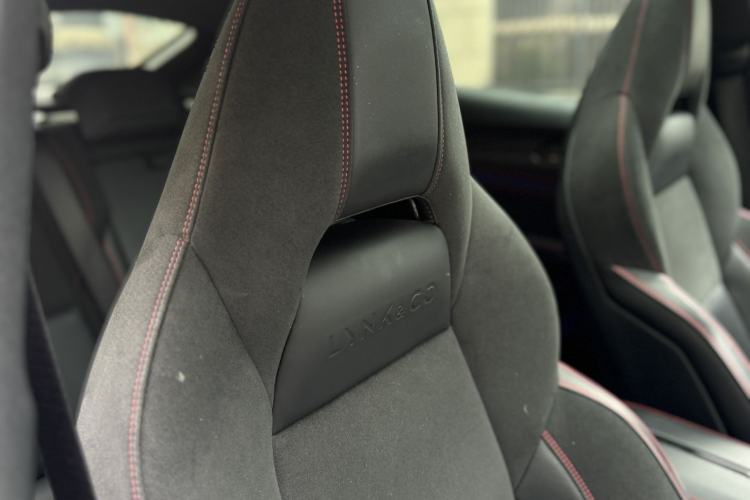 Used Lynk & Co 05 2020 2.0TD Four-Wheel Drive HypeHalo Interior 10