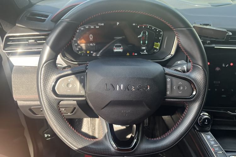 Used Lynk & Co 05 2020 2.0TD Four-Wheel Drive HypeHalo Interior 2