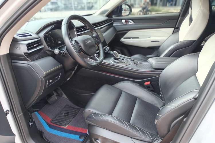 Used Lynk & Co 05 2020 2.0TD Two-Wheel Drive Shine Halo Interior 3