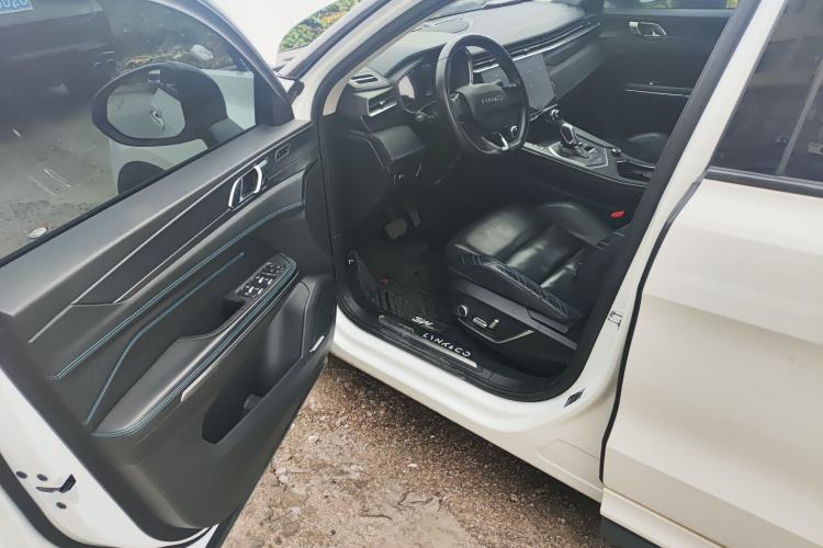 Used Lynk & Co 05 2020 2.0TD Two-Wheel Drive Shine Halo Interior 3