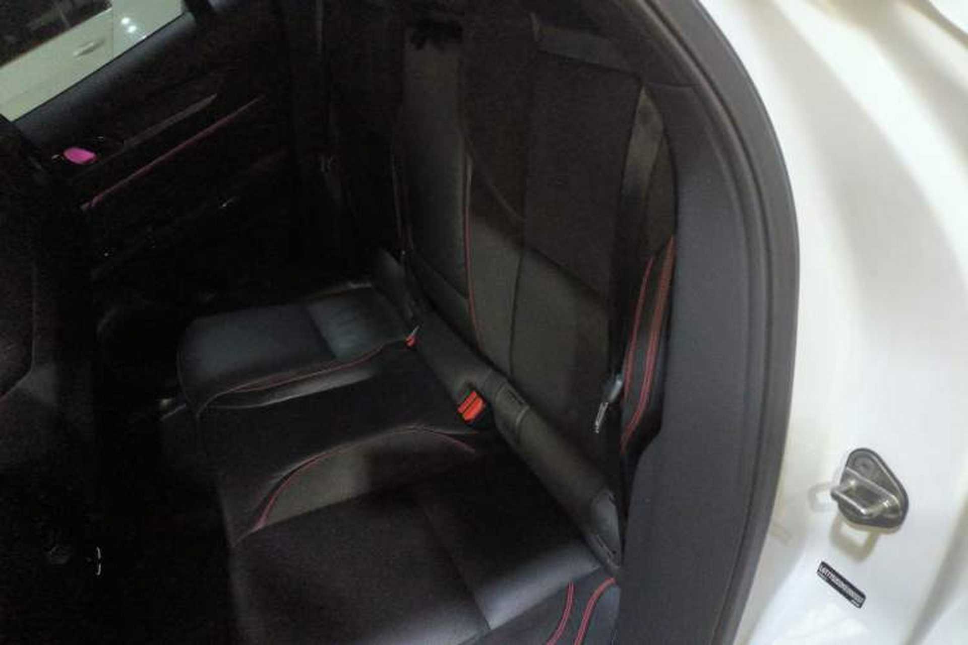 Used Lynk & Co 05 2020 2.0TD Four-Wheel Drive Genie Plus Interior 4