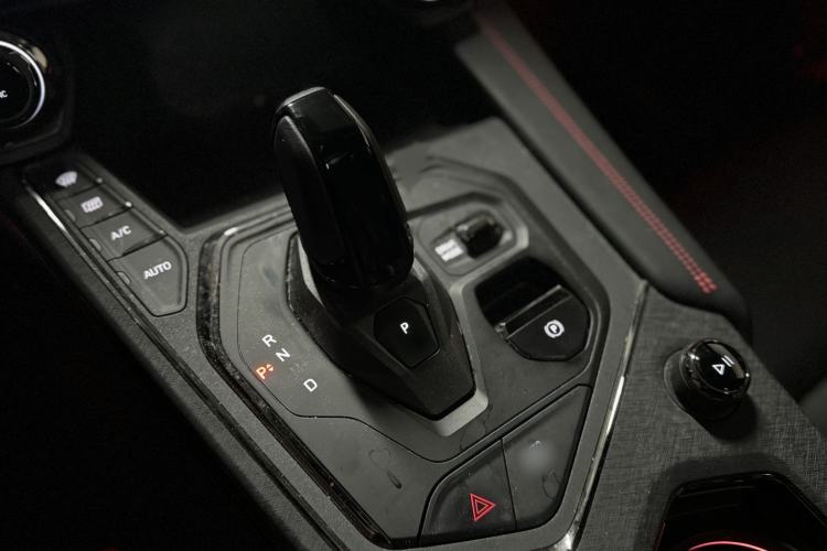 Used Lynk & Co 05 2020 2.0TD Four-Wheel Drive HypeHalo Interior 6