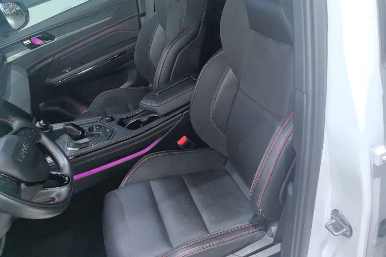 Used Lynk & Co 05 2020 2.0TD Four-Wheel Drive HypeHalo Left Front Seat