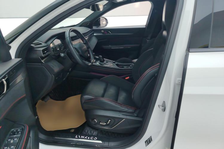 Used Lynk & Co 05 2020 2.0TD Four-Wheel Drive HypeHalo Left Front Seat