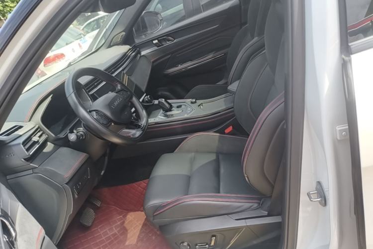 Used Lynk & Co 05 2020 2.0TD Four-Wheel Drive HypeHalo Left Front Seat