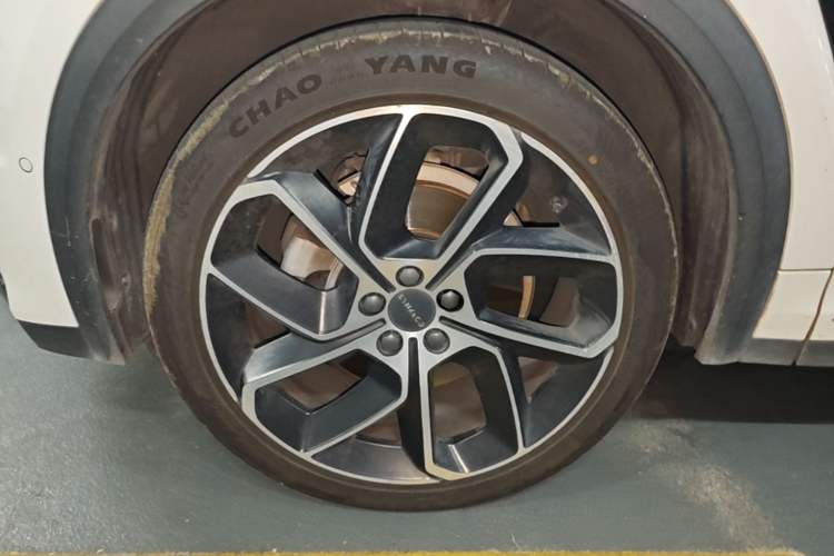 Used Lynk & Co 05 2020 2.0TD Two-Wheel Drive Shine Halo Left Front Wheel Hub