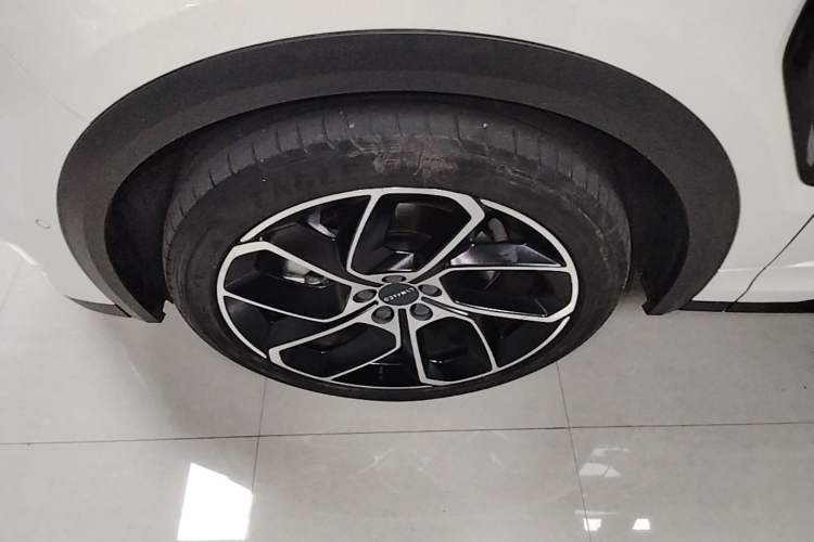 Used Lynk & Co 05 2020 2.0TD Two-Wheel Drive Shine Halo Left Front Wheel Hub