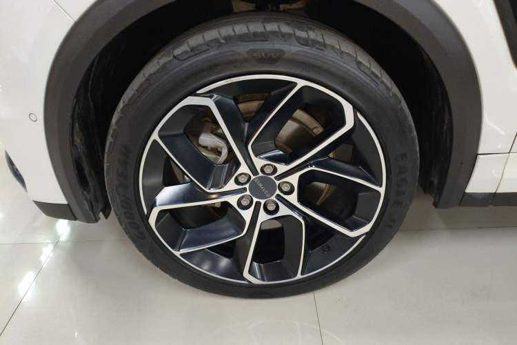 Used Lynk & Co 05 2020 2.0TD Two-Wheel Drive Shine Halo Left Front Wheel Hub