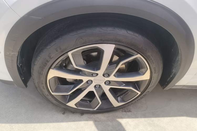Used Lynk & Co 05 2020 2.0TD Four-Wheel Drive HypeHalo Left Front Wheel Hub